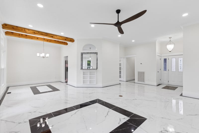 1723 University Dr, Columbia, TN 38401