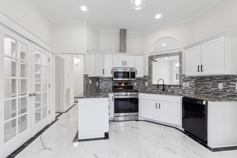 1723 University Dr, Columbia, TN 38401