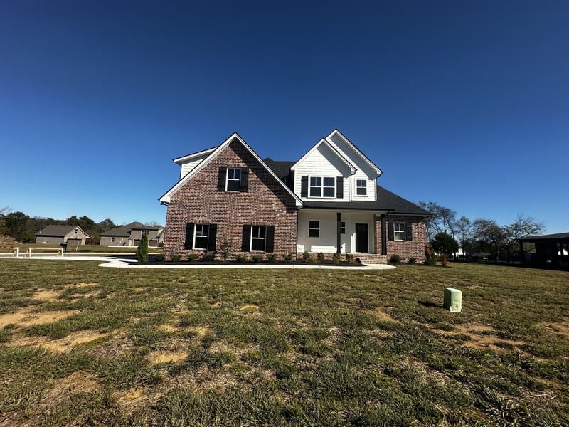 1067 Robert Lee Dr, Gallatin, TN 37066