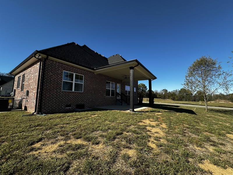 1067 Robert Lee Dr, Gallatin, TN 37066
