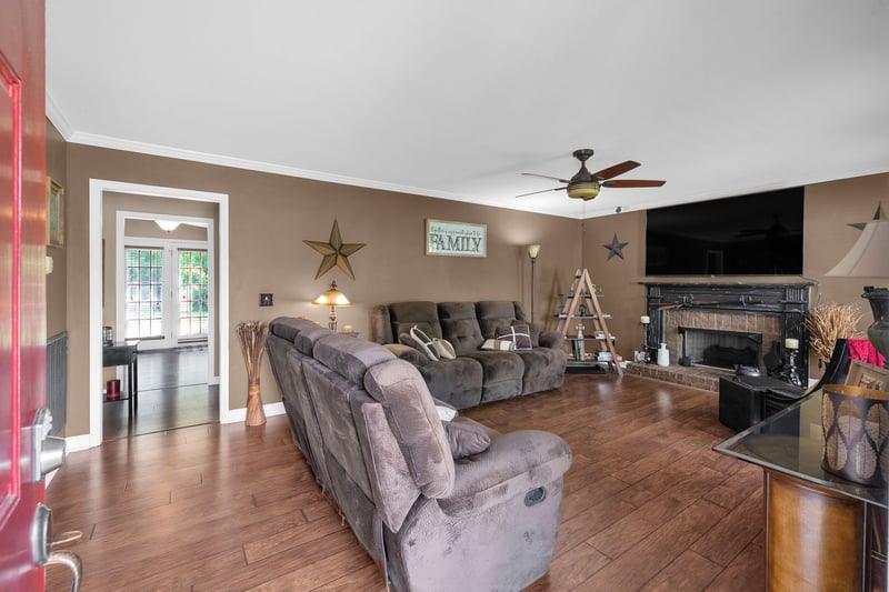 1325 Branchside Ct, Thompsons Station, TN 37179