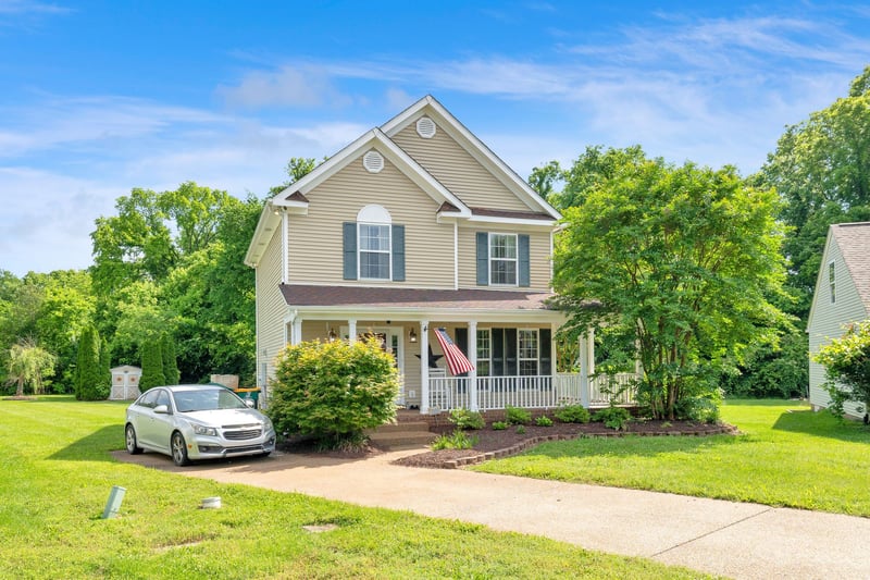 1325 Branchside Ct, Thompsons Station, TN 37179