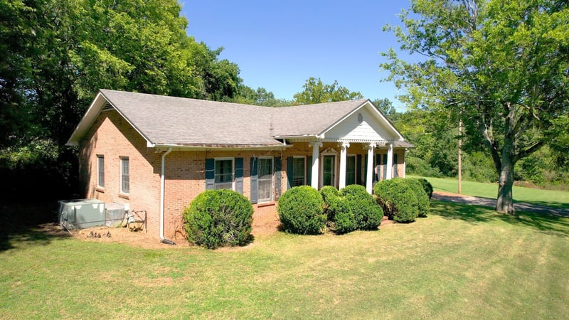 217 Bear Creek Pike, Columbia, TN 38401