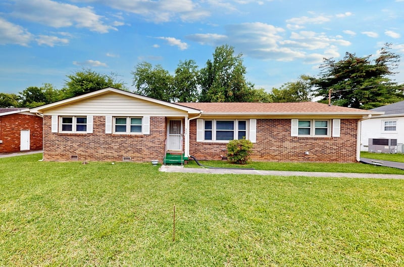 914 Kay St, Murfreesboro, TN 37130