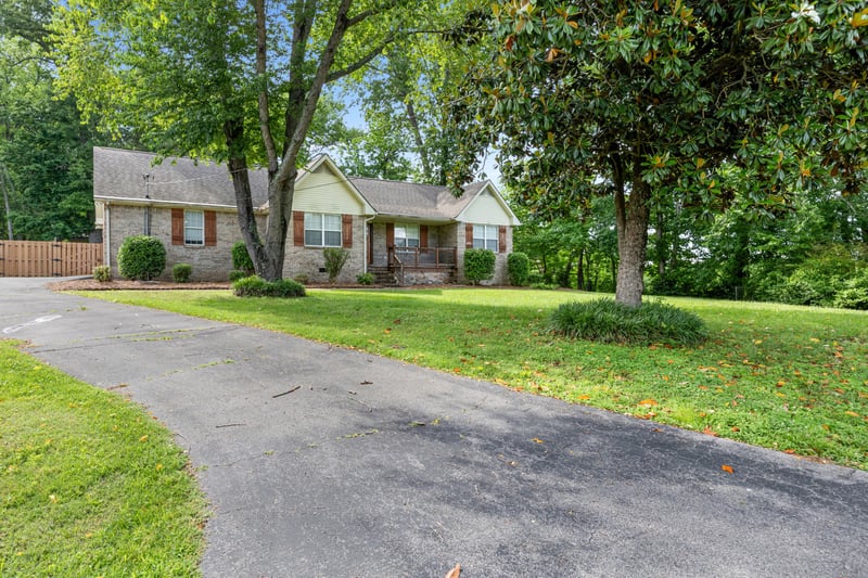 1054 Cragfront Est Loop, Gallatin, TN 37066