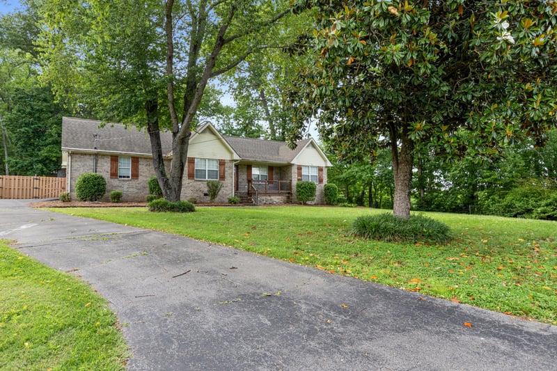 1054 Cragfront Est Loop, Gallatin, TN 37066