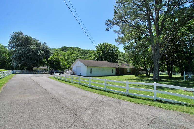 1063 Louisville Hwy, Goodlettsville, TN 37072