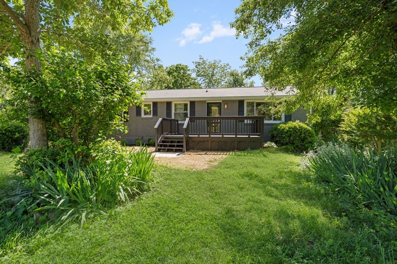 104 Dolphus Dr, Hendersonville, TN 37075