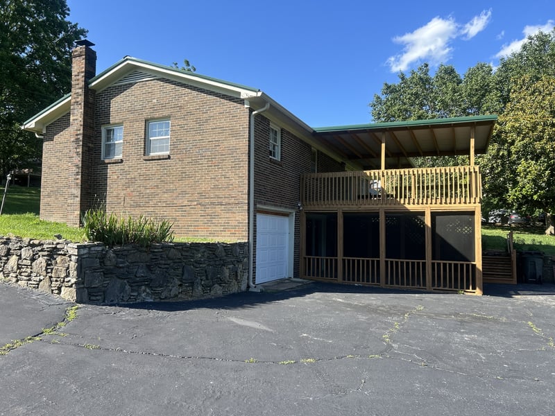 904 Cheairs Cir, Columbia, TN 38401