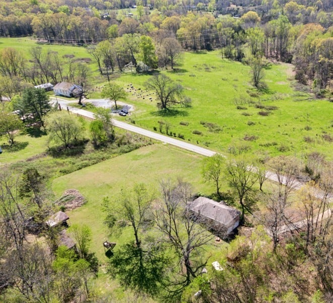 1190 Corum Hill Rd, Castalian Springs, TN 37031
