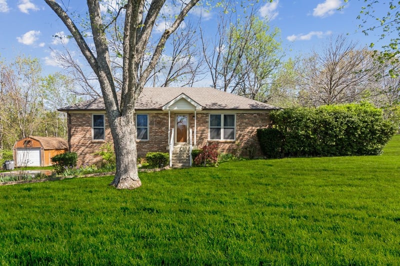 1190 Corum Hill Rd, Castalian Springs, TN 37031