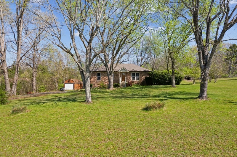 1190 Corum Hill Rd, Castalian Springs, TN 37031