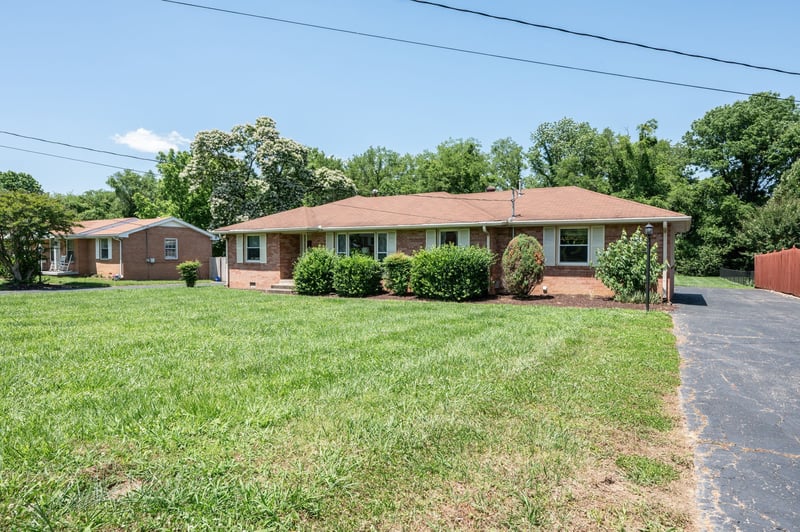 1619 Edgewood Dr, Lebanon, TN 37087