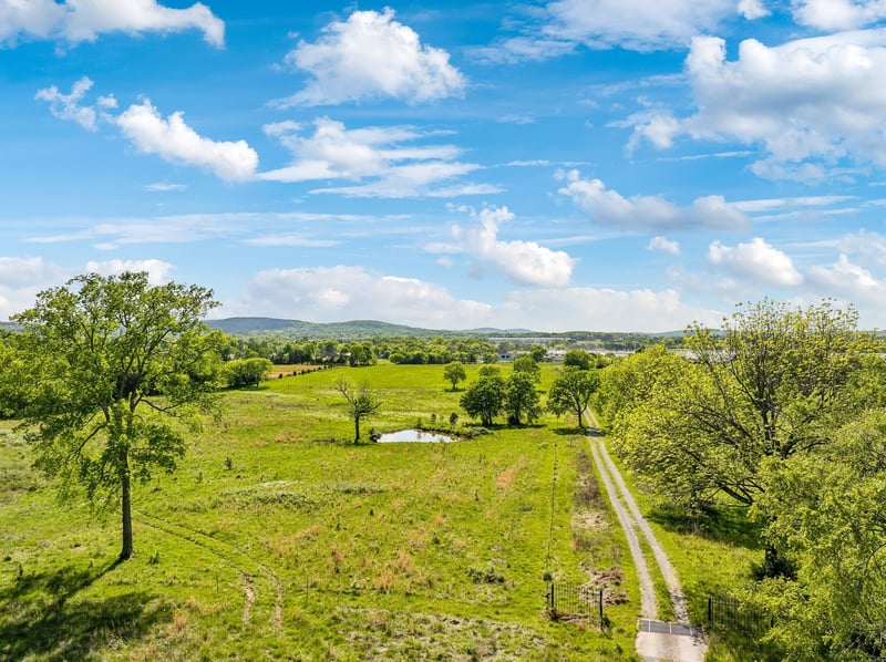 2600 Se Tater Peeler Rd, Lebanon, TN 37090