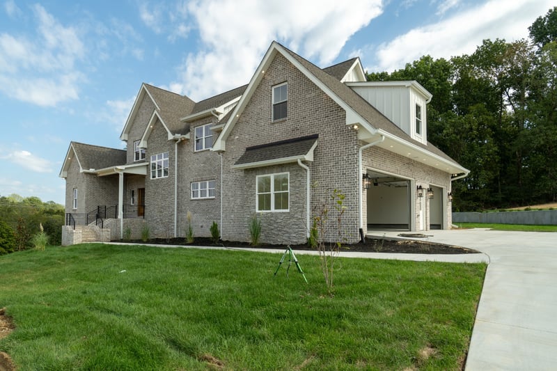 7039 Hall Rd, Greenbrier, TN 37073