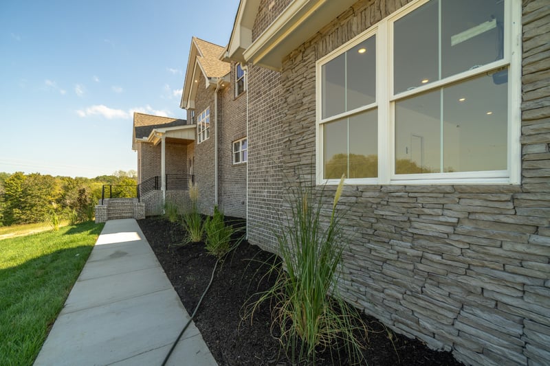 7039 Hall Rd, Greenbrier, TN 37073