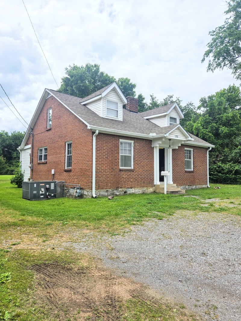 130 Walton Ferry Rd, Hendersonville, TN 37075