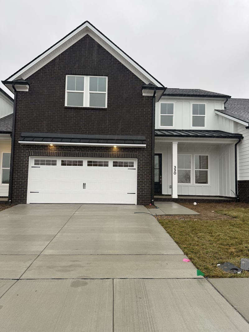 465 Buckwood Ave, Thompsons Station, TN 37179