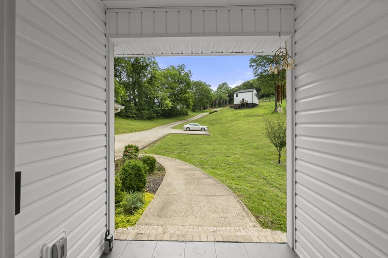 130 Gordon Dr, Gordonsville, TN 38563