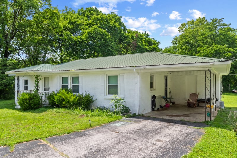 8302 Lawrenceburg Hwy, Mount Pleasant, TN 38474