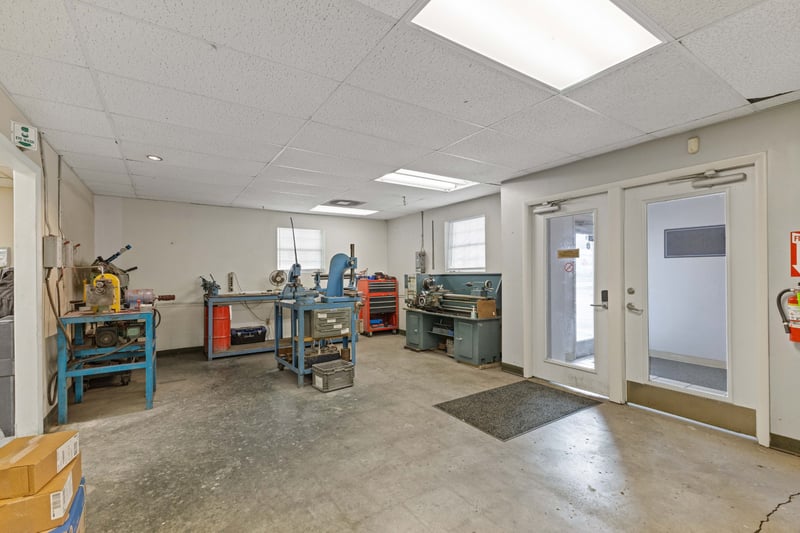 1094 N Main St, Ashland City, TN 37015