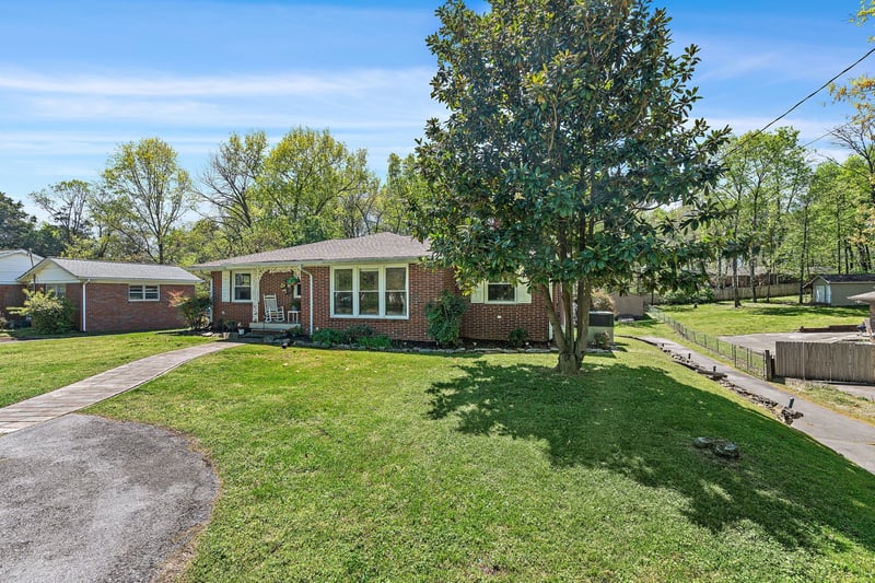 1618 Woodside Dr, Lebanon, TN 37087