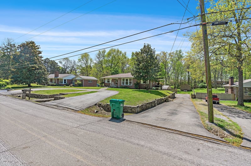 1618 Woodside Dr, Lebanon, TN 37087