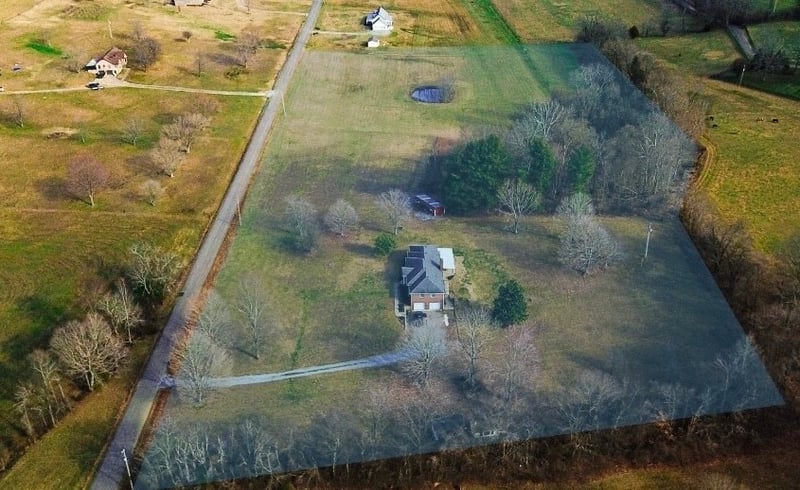 5247 Stacy Springs Rd, Springfield, TN 37172