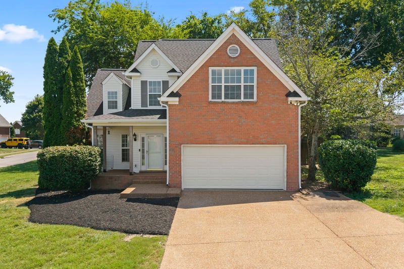 2821 Lafayette Dr, Thompsons Station, TN 37179