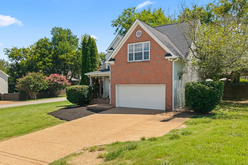 2821 Lafayette Dr, Thompsons Station, TN 37179