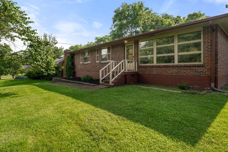 4505 Helmwood Dr, Nashville, TN 37216