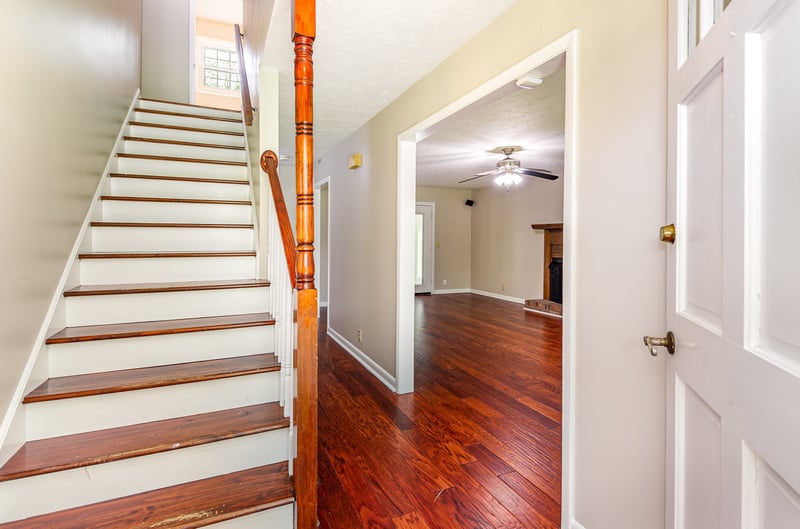 107 Ben Albert Rd, Cottontown, TN 37048