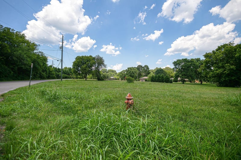 8356 Highway 100 , Nashville, TN 37221