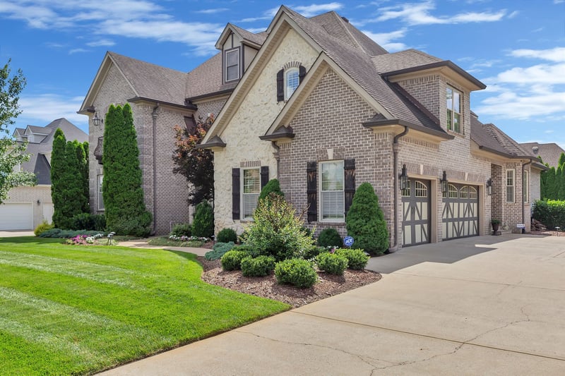 2811 Craythorne Dr, Murfreesboro, TN 37129