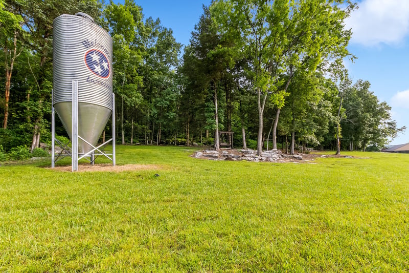 1049 Oregon Rd, Lascassas, TN 37085