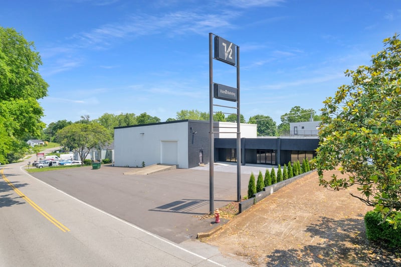 642 W Iris Dr, Nashville, TN 37204