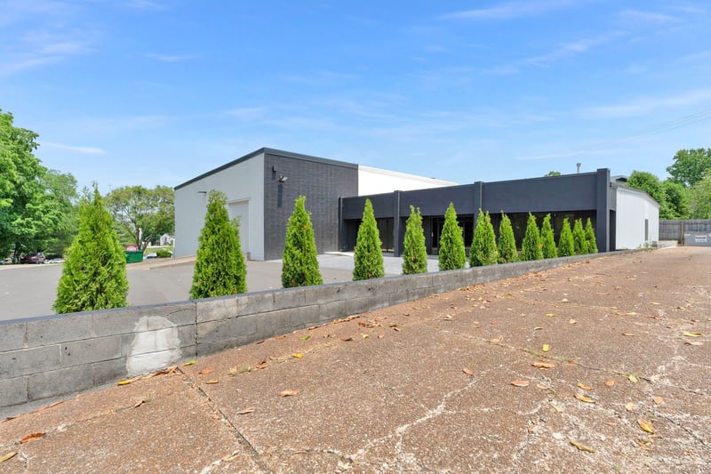 642 W Iris Dr, Nashville, TN 37204