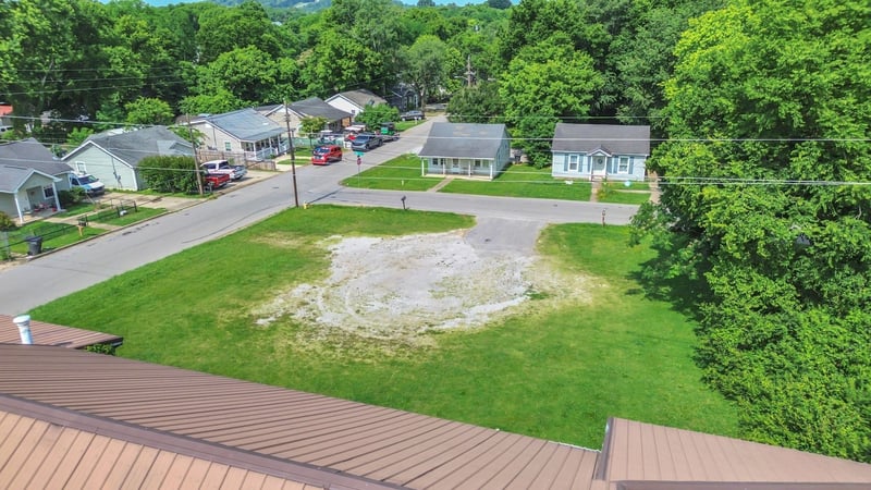 317 E 18th St, Columbia, TN 38401