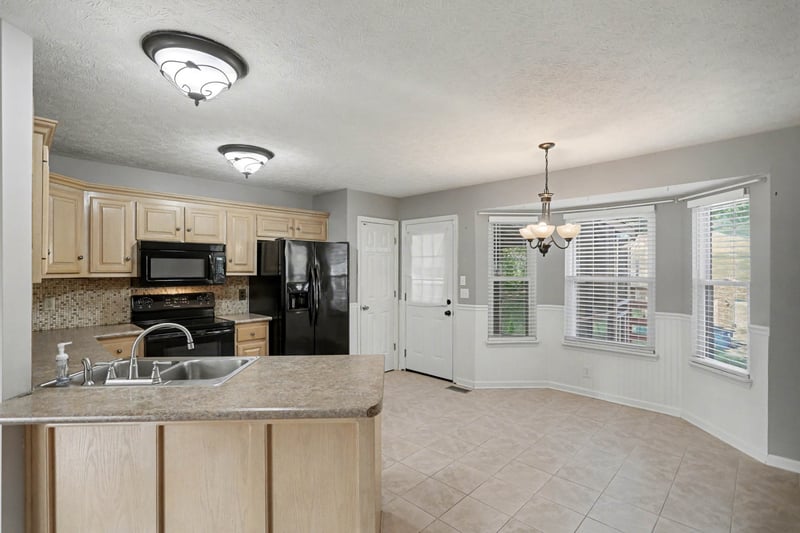 302 Allers Dr, White House, TN 37188