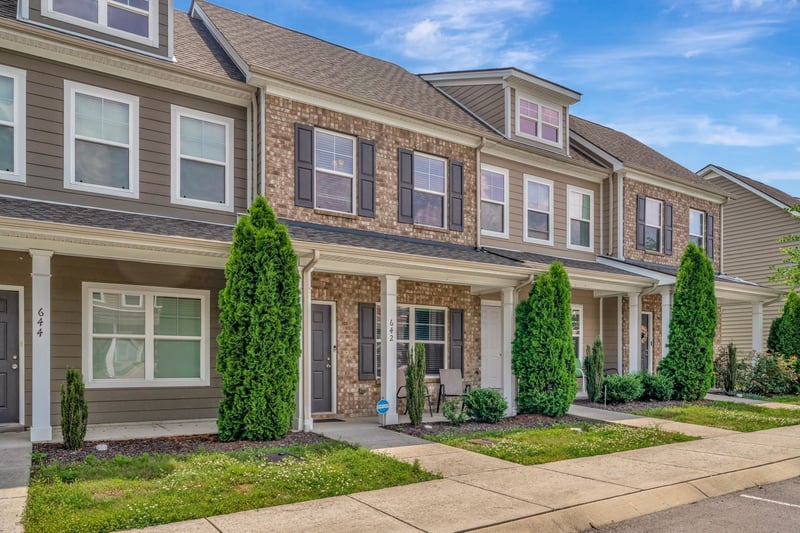 642 Bradburn Village Cir, Antioch, TN 37013