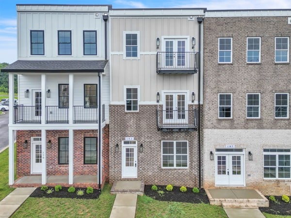 183 Charleston Ave, Pleasant View, TN 37146