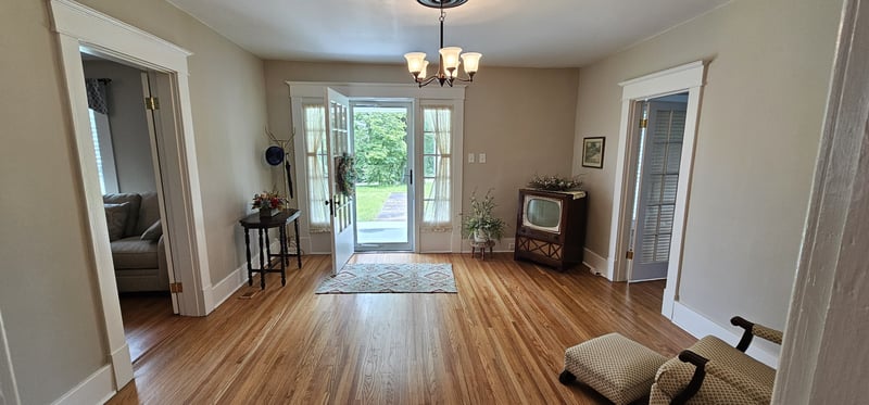 315 Seven Mile Ferry Rd, Cunningham, TN 37052