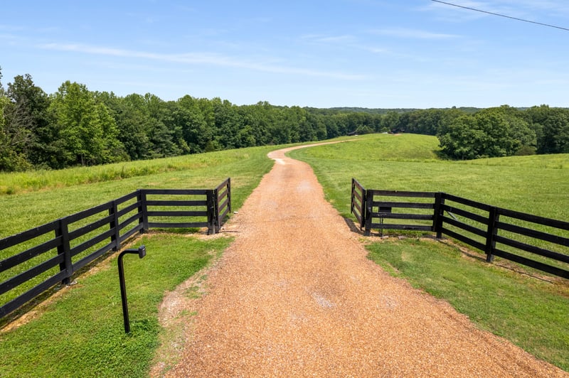 7909 Shoals Branch Rd, Primm Springs, TN 38476