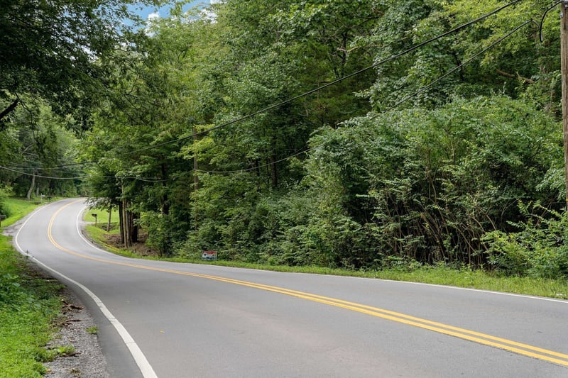 7677 Sawyer Brown Rd, Nashville, TN 37221