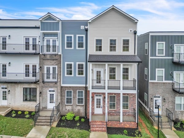 203 Charleston Ave, Pleasant View, TN 37146