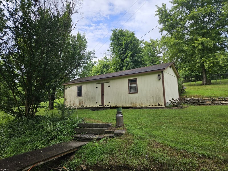 9 Johnnie Woods Ln, Buffalo Valley, TN 38548