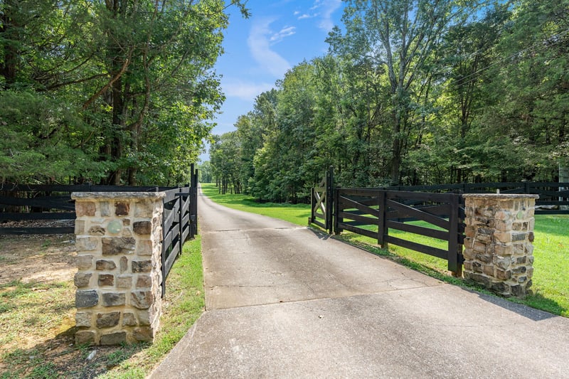 8530 Saundersville Rd, Mount Juliet, TN 37122