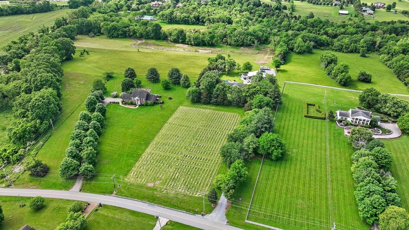 1029 Jenkins Ln, Hendersonville, TN 37075