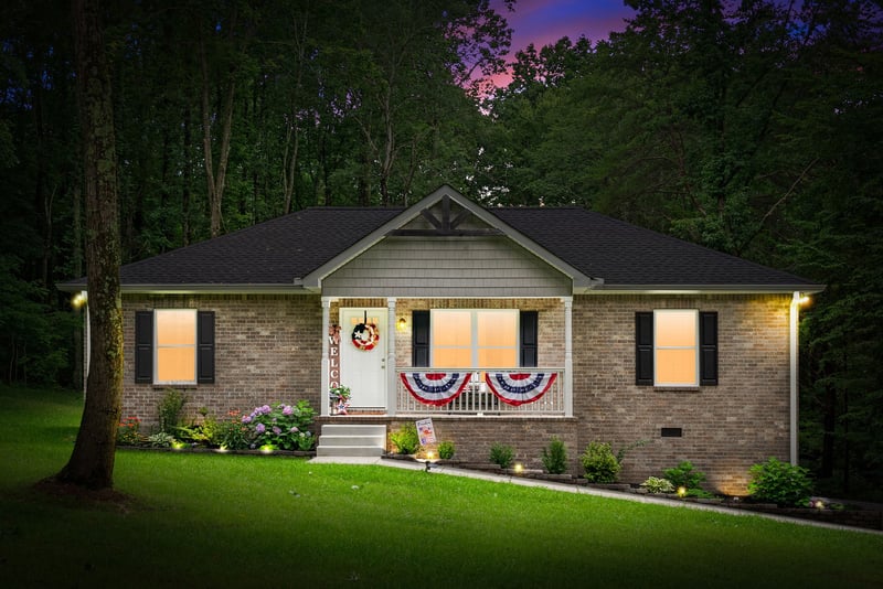 516 Cedarcrest Dr, Chapmansboro, TN 37035