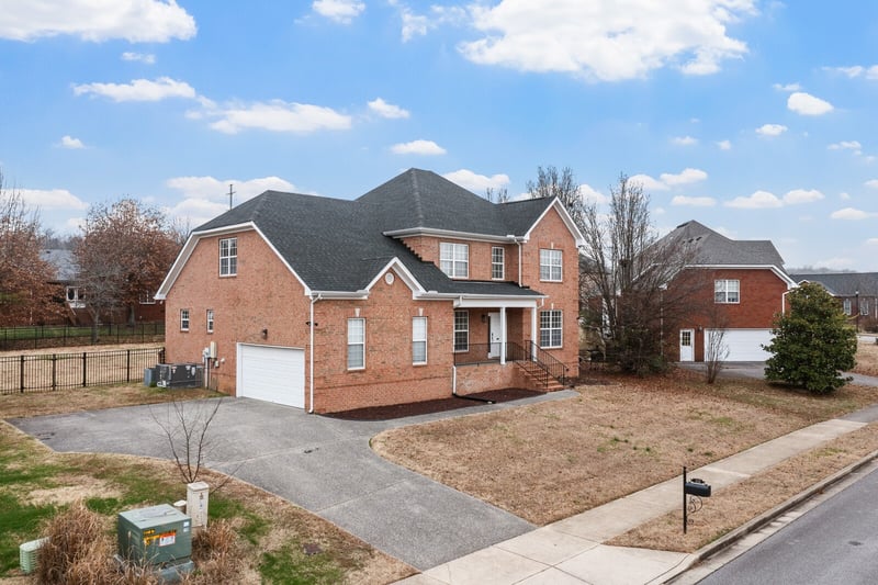 102 Clairmonte Ln, Hendersonville, TN 37075